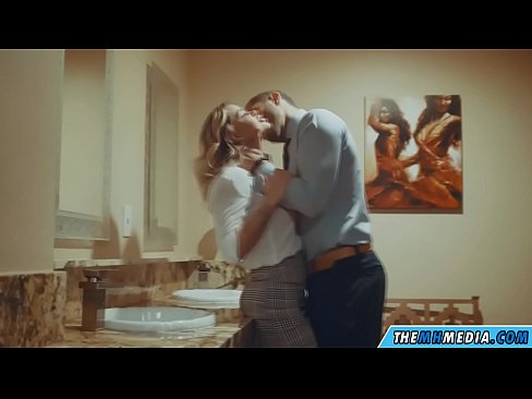 ❤️ Rehefa mamitaka anao ao amin'ny trano fidiovana ho an'ny besinimaro ny blonde be busty ☑ Analy pôrnôgrafia amin'ny pôrnôgrafia mg.hentai-for.ru ﹏
